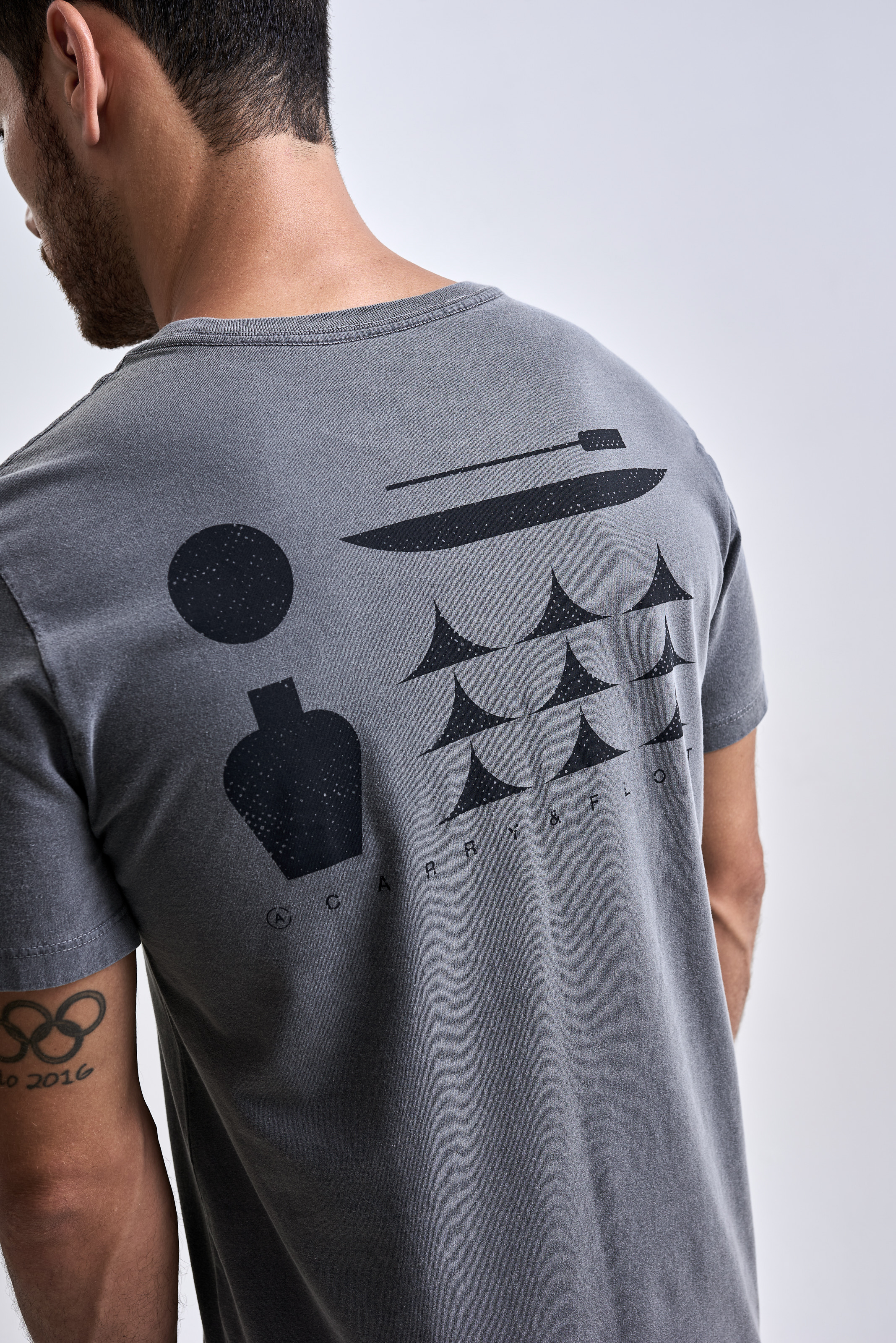 Camiseta Carry Stone Cinza Old