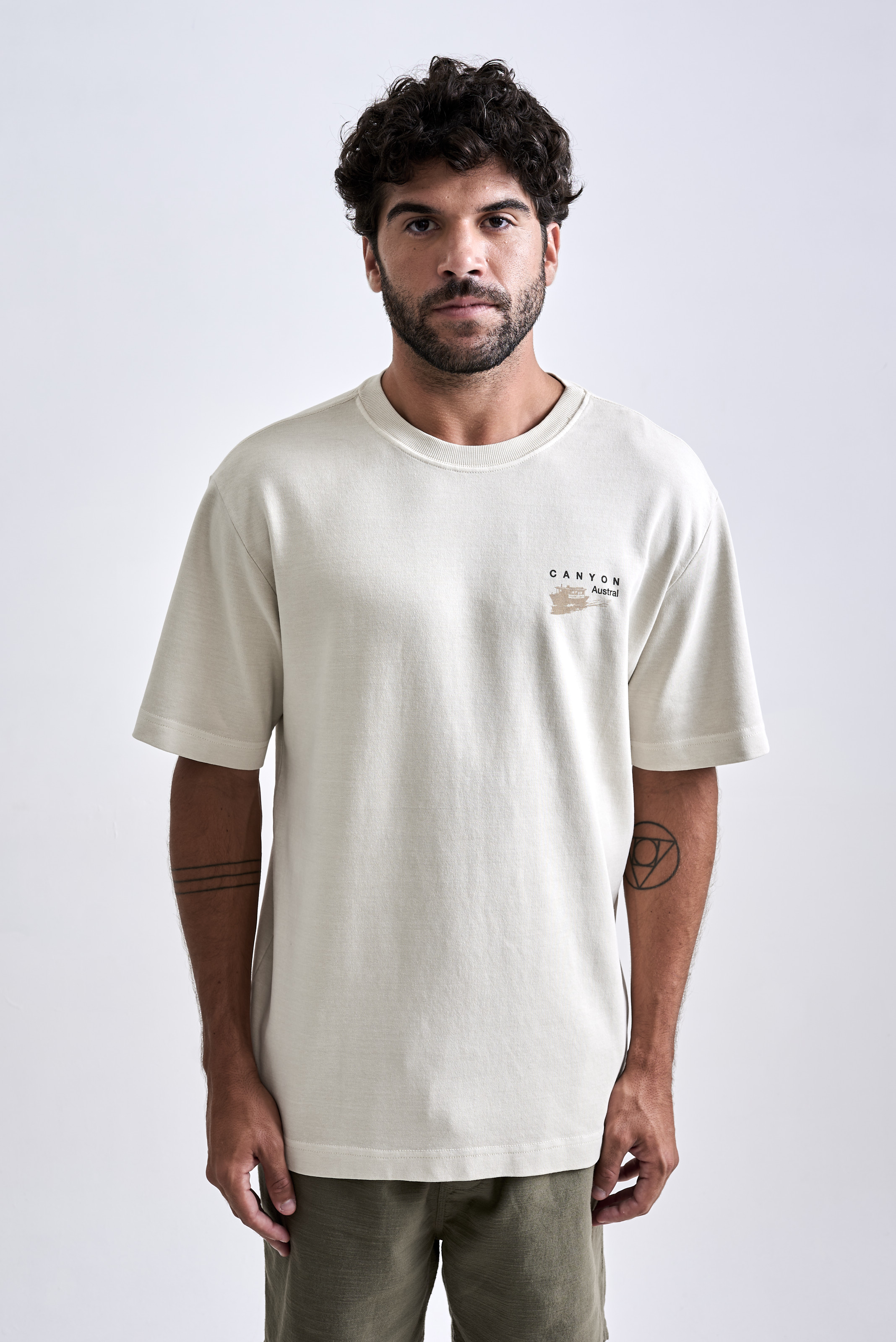Camiseta Oversized Canyon Stone Creme | Austral
