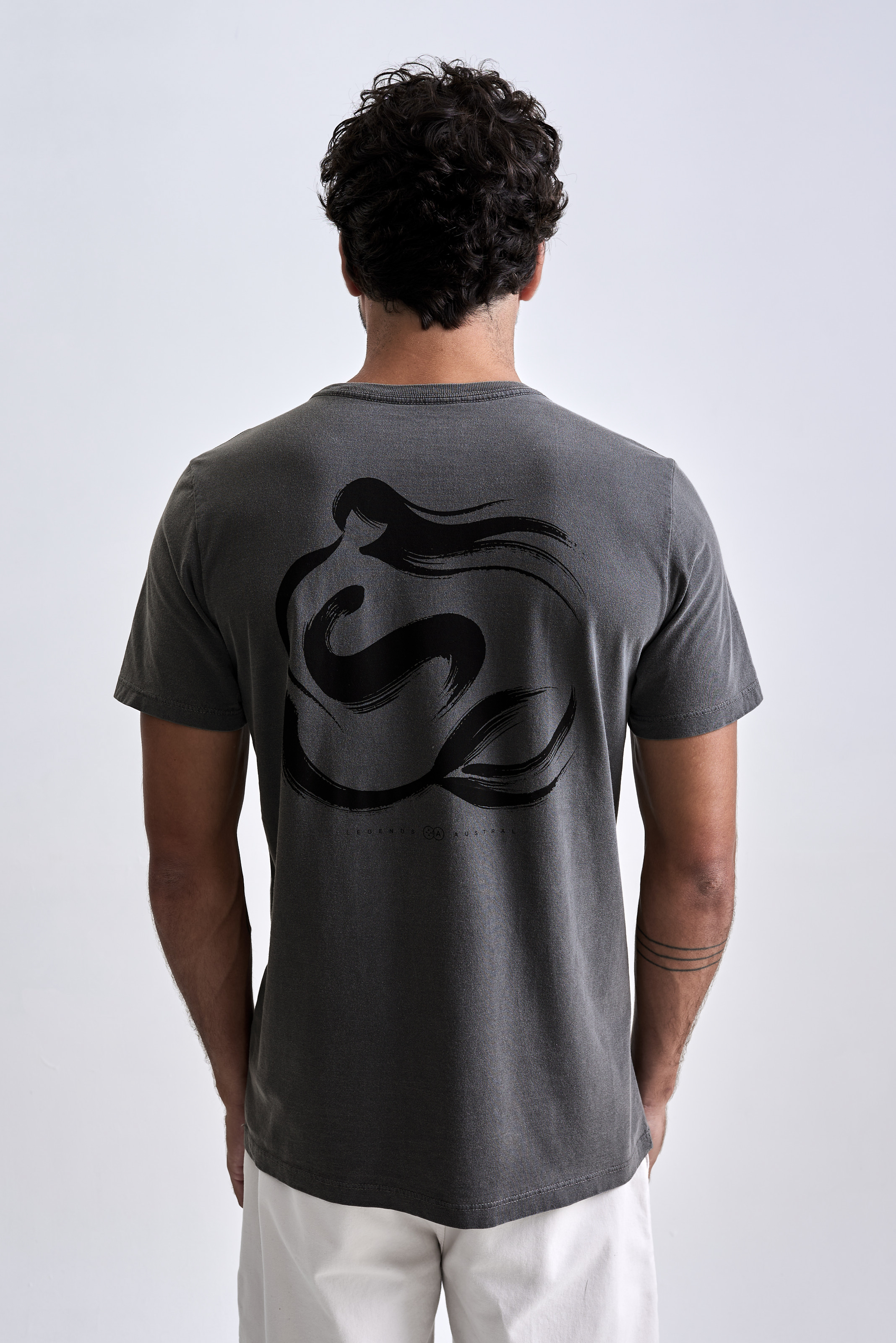 Camiseta Legends Stone Cinza Old